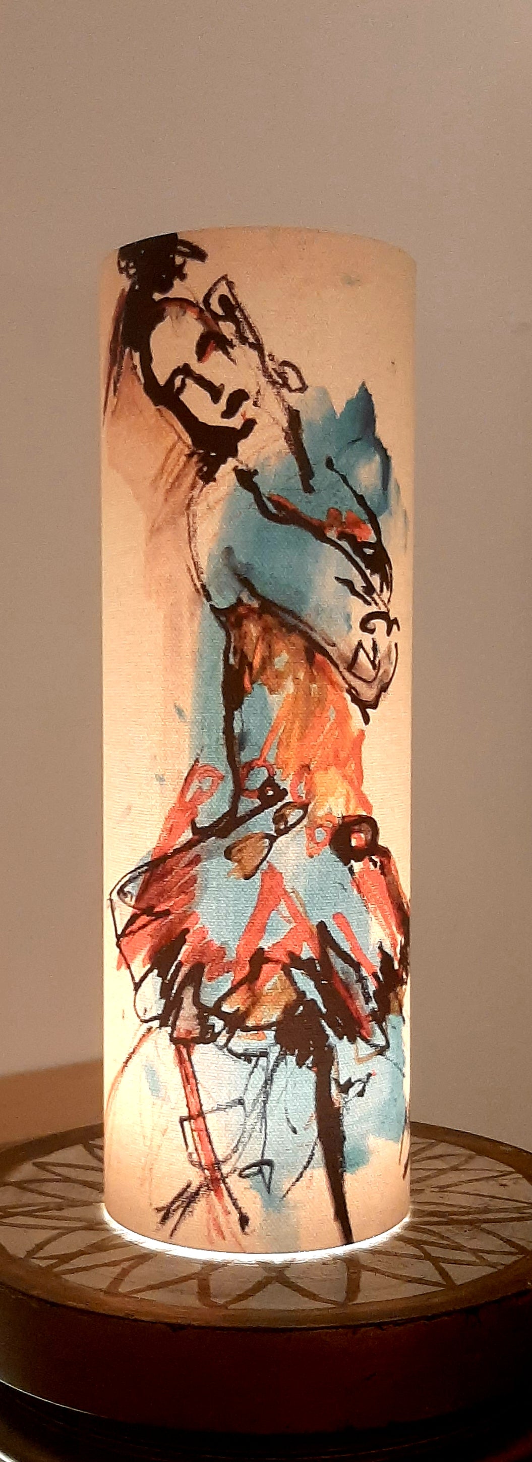 Tischlampe mit Kunstdruck auf Glas in Türkis und Rot