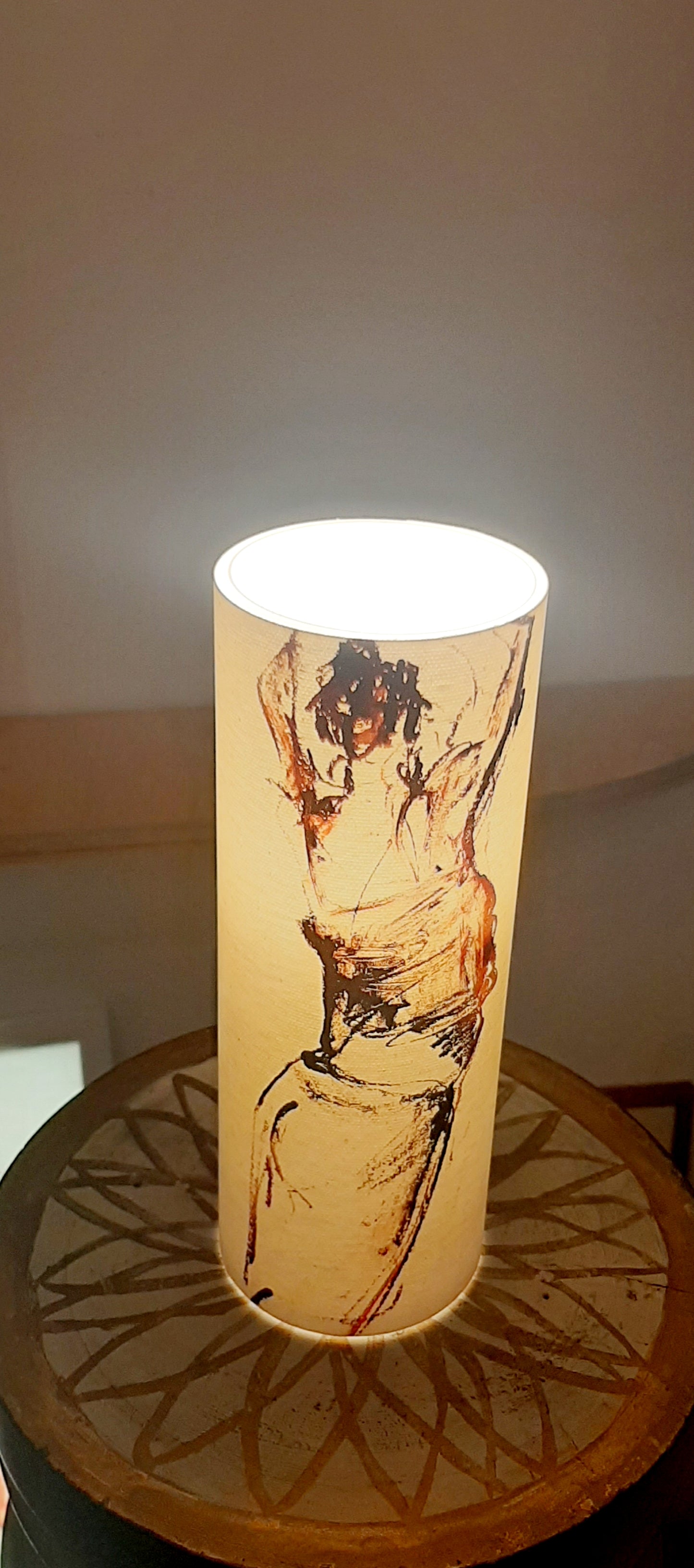 Tischlampe /Tanz/ leicht