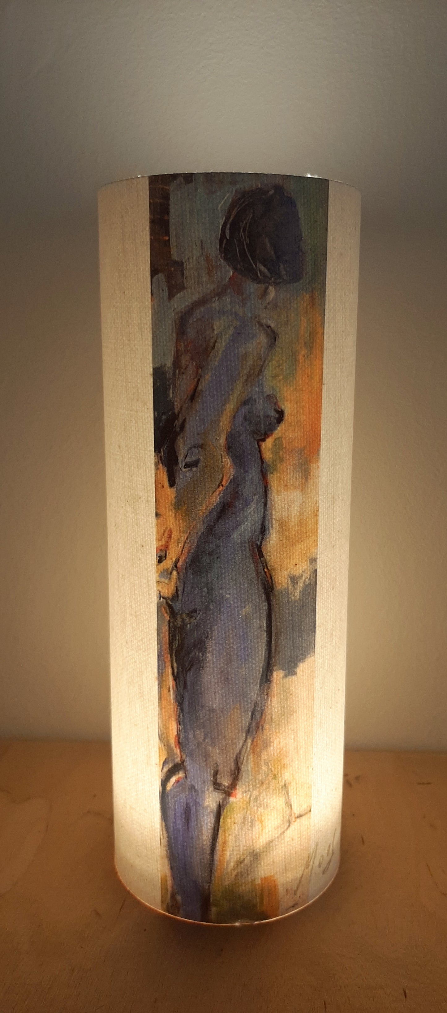 Tischlampe /Blaue Frau mit LED Birne in warmweiß oder als Solarlampe